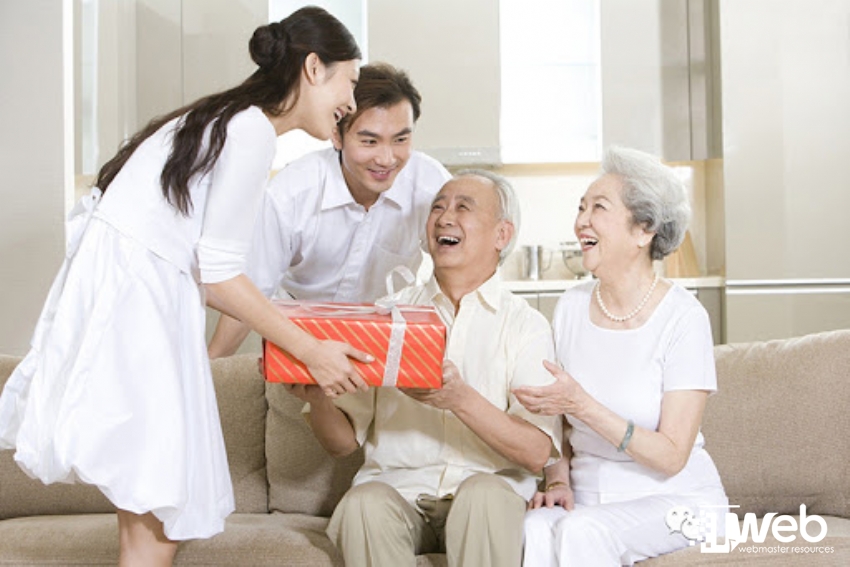 Gợi ý quà tặng Cha Mẹ nhân ngày Vu Lan báo hiếu cực ý nghĩa, thiết thực